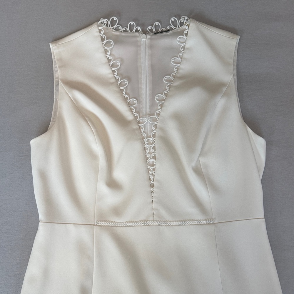Elie Tahari Cream Lace Detail Top